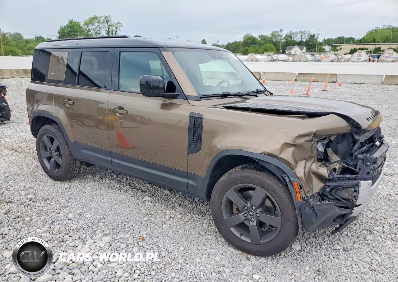 2023 Land Rover Defender 110 S VIN:SALEJ7EX2P2136705 - 4