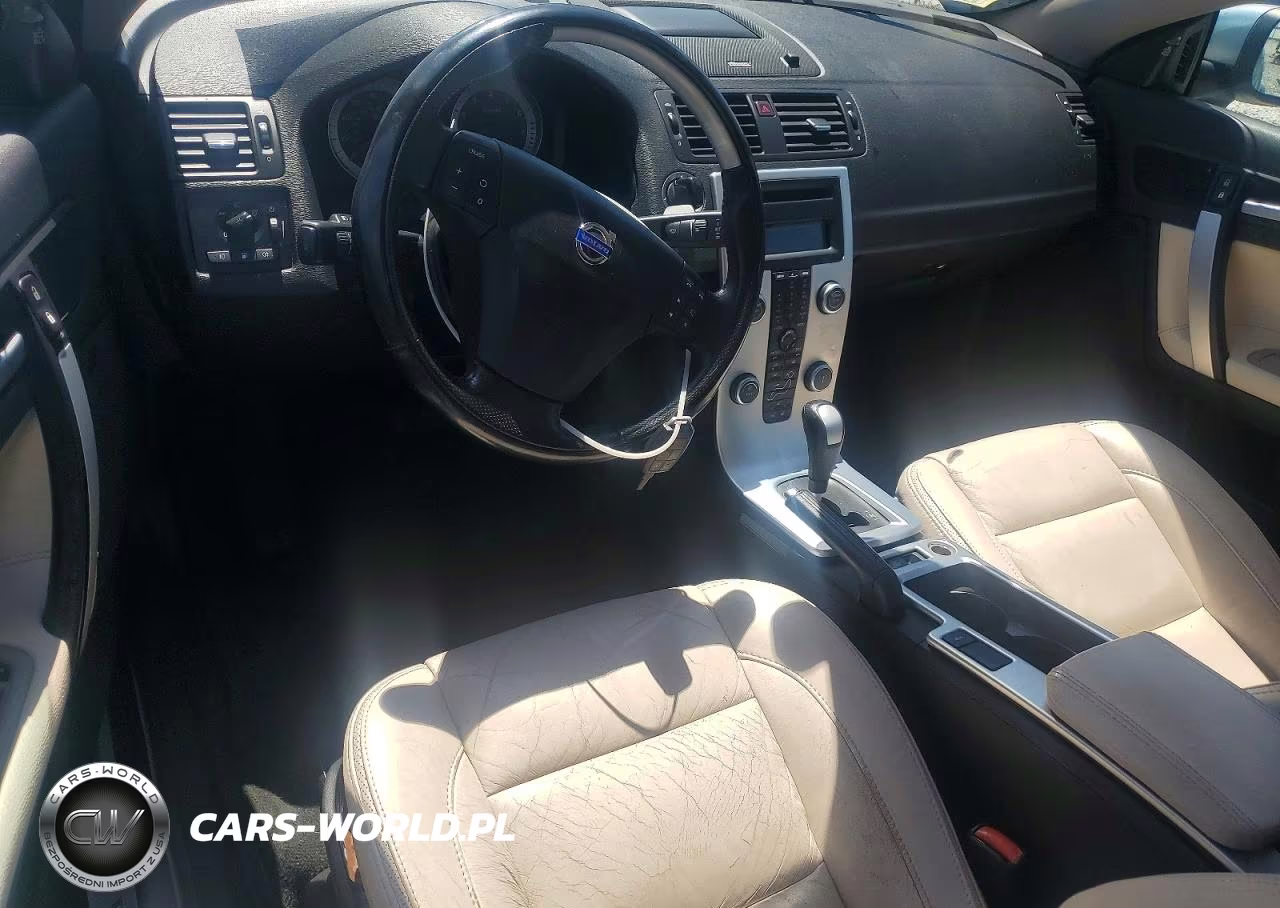 2011 Volvo C70 T5 VIN:YV1672MC3BJ110196 - 8