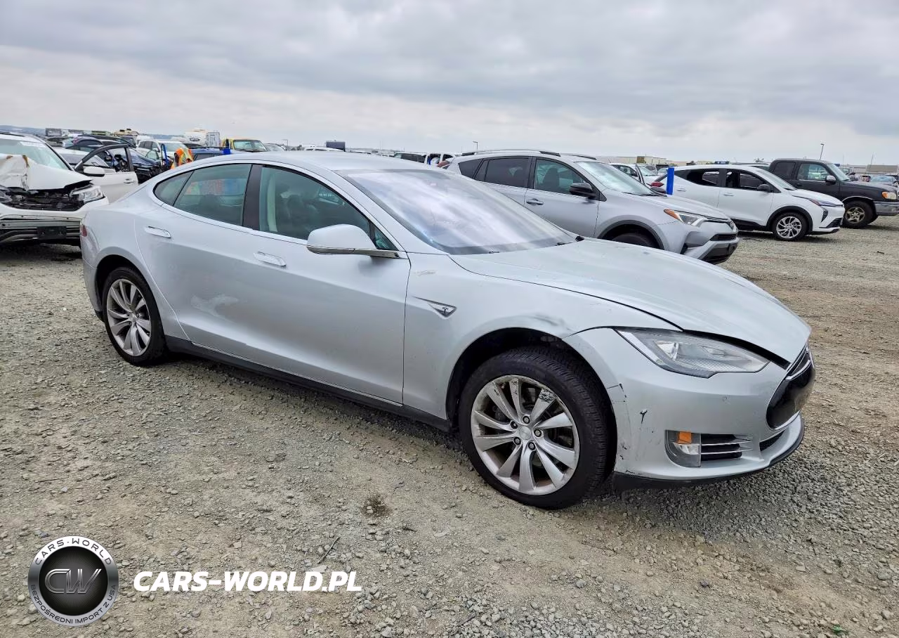 2013 Tesla Model S VIN:5YJSA1CN7DFP27081 - 4