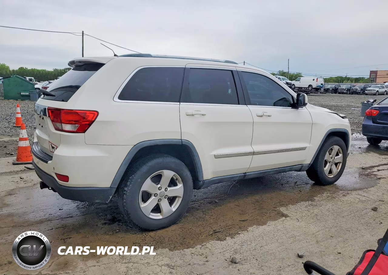 2011 Jeep Grand Cherokee Laredo VIN:1J4RR4GG4BC731405 - 3