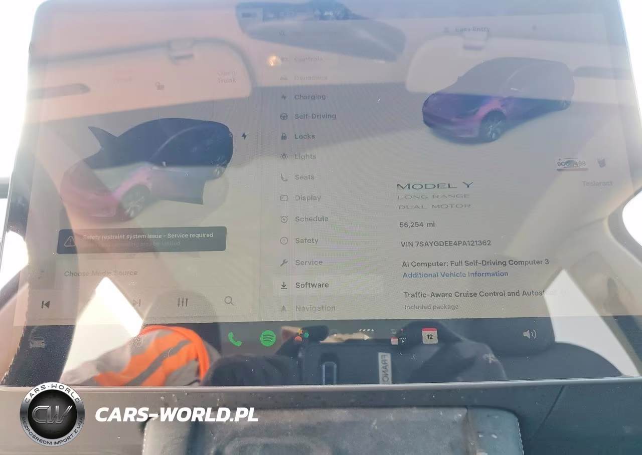 2023 Tesla Model Y VIN:7SAYGDEE4PA121362 - 9
