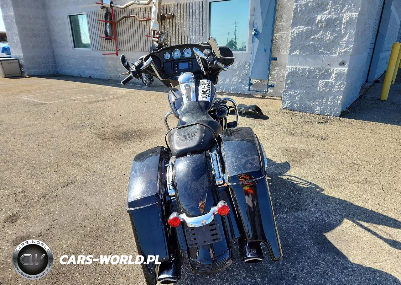 2016 Harley-Davidson Flhx Street Glide VIN:1HD1KBM30GB618429 - 4