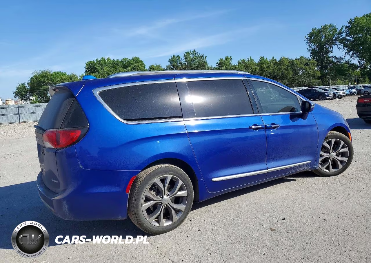 2020 Chrysler Pacifica Limited VIN:2C4RC1GG3LR229936 - 3