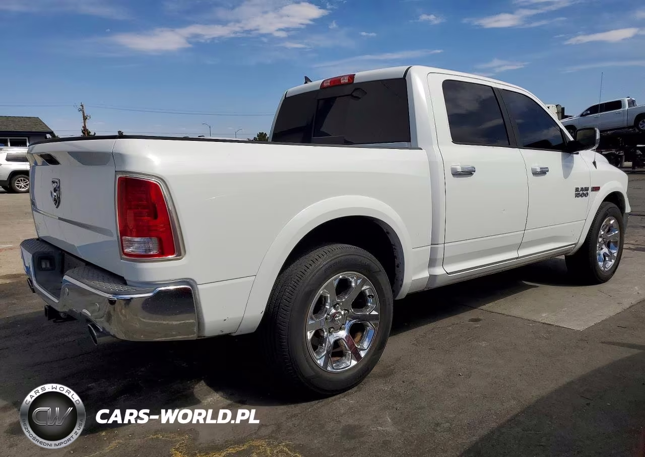 2015 Ram 1500 Laramie VIN:1C6RR6NM4FS590056 - 3