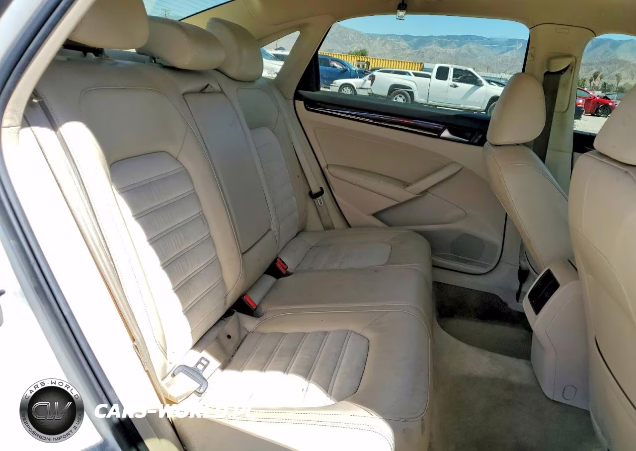 2015 Volkswagen Passat Sel VIN:1VWCV7A37FC003658 - 10