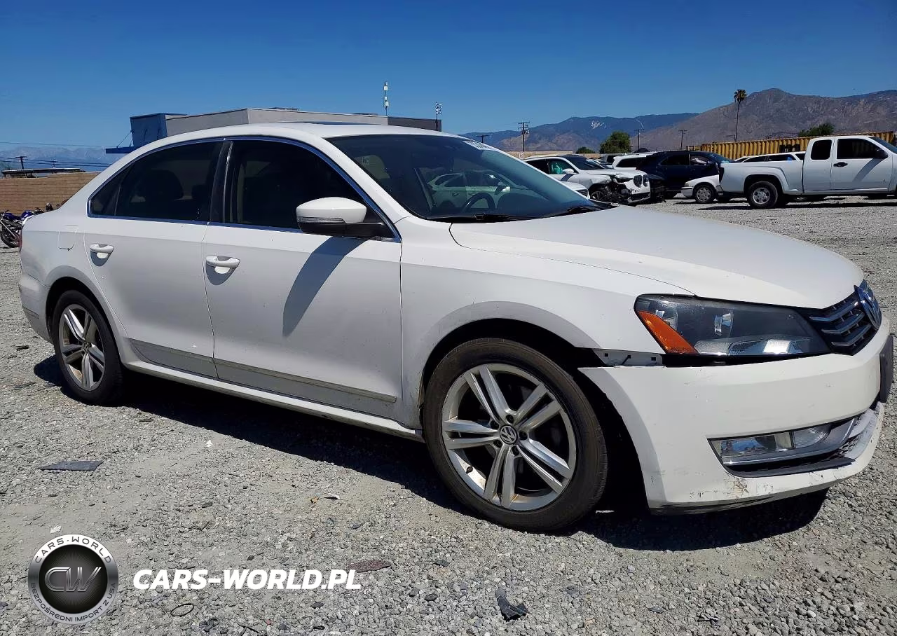2015 Volkswagen Passat Sel VIN:1VWCV7A37FC003658 - 4
