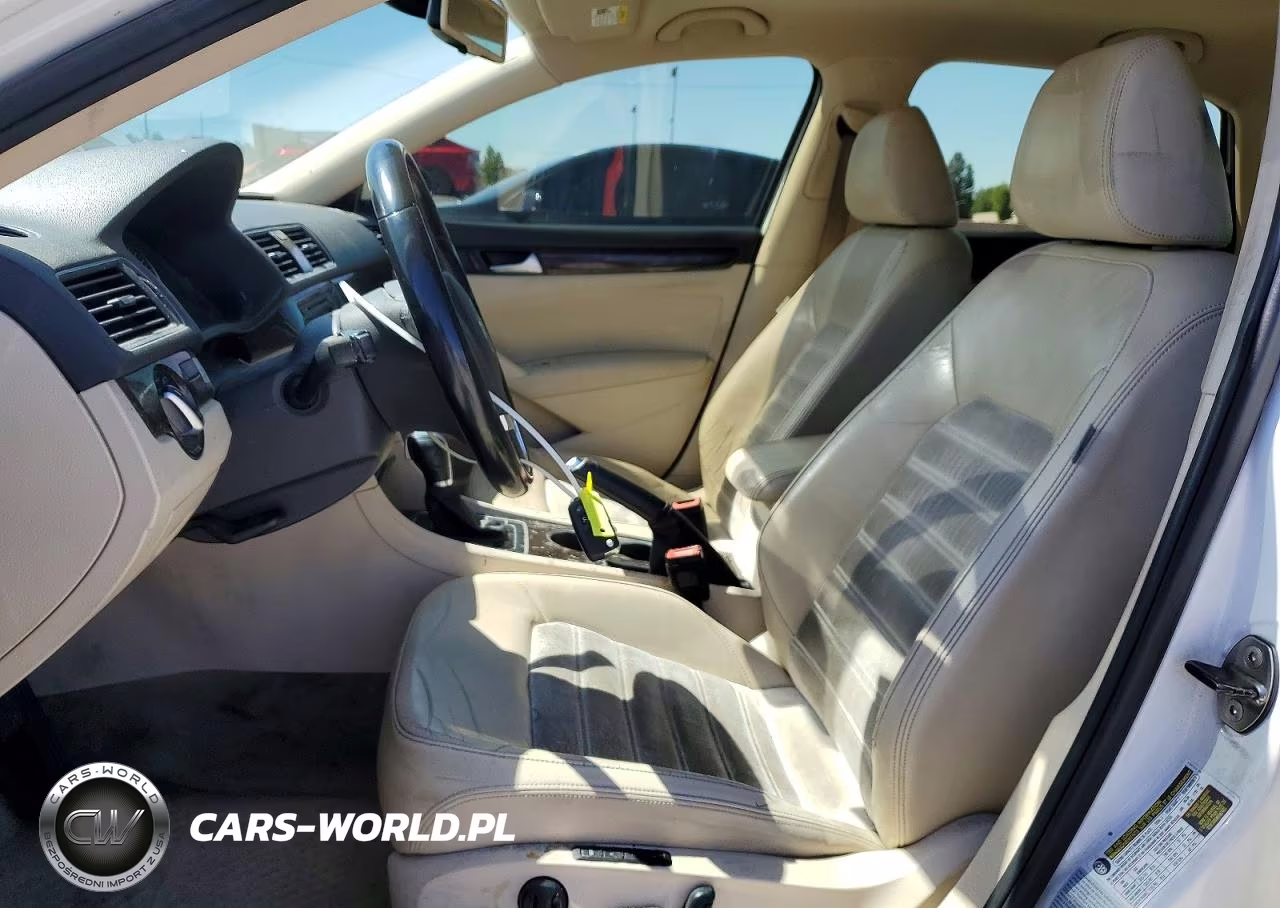 2015 Volkswagen Passat Sel VIN:1VWCV7A37FC003658 - 7
