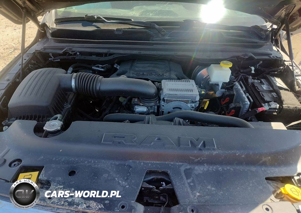 2022 Ram 1500 Laramie VIN:1C6SRFJT9NN282120 - 11