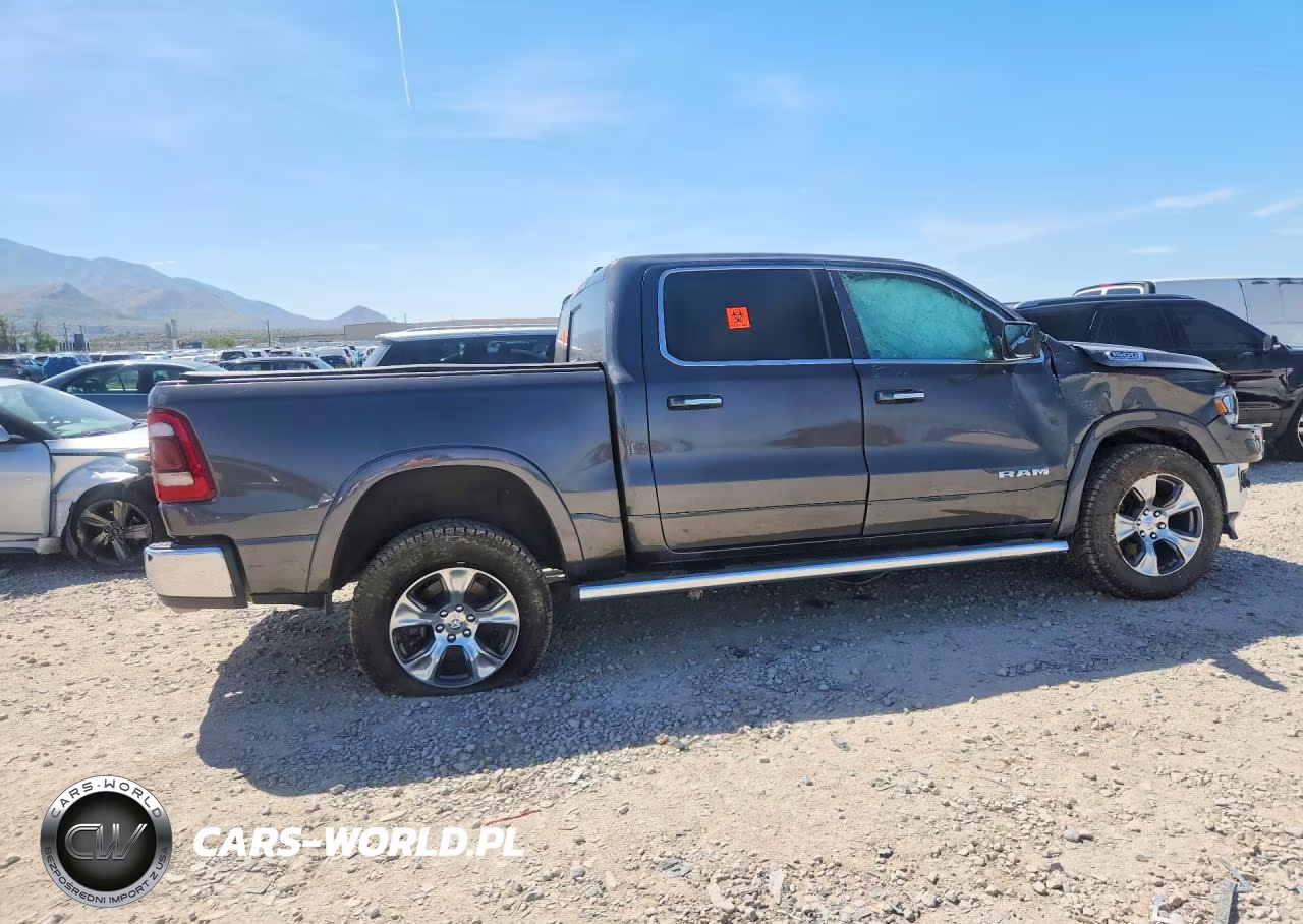 2022 Ram 1500 Laramie VIN:1C6SRFJT9NN282120 - 3