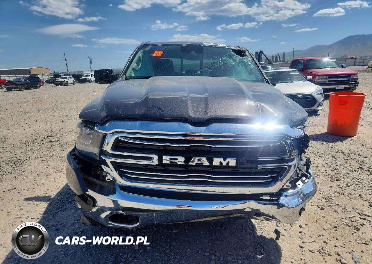 2022 Ram 1500 Laramie VIN:1C6SRFJT9NN282120 - 5