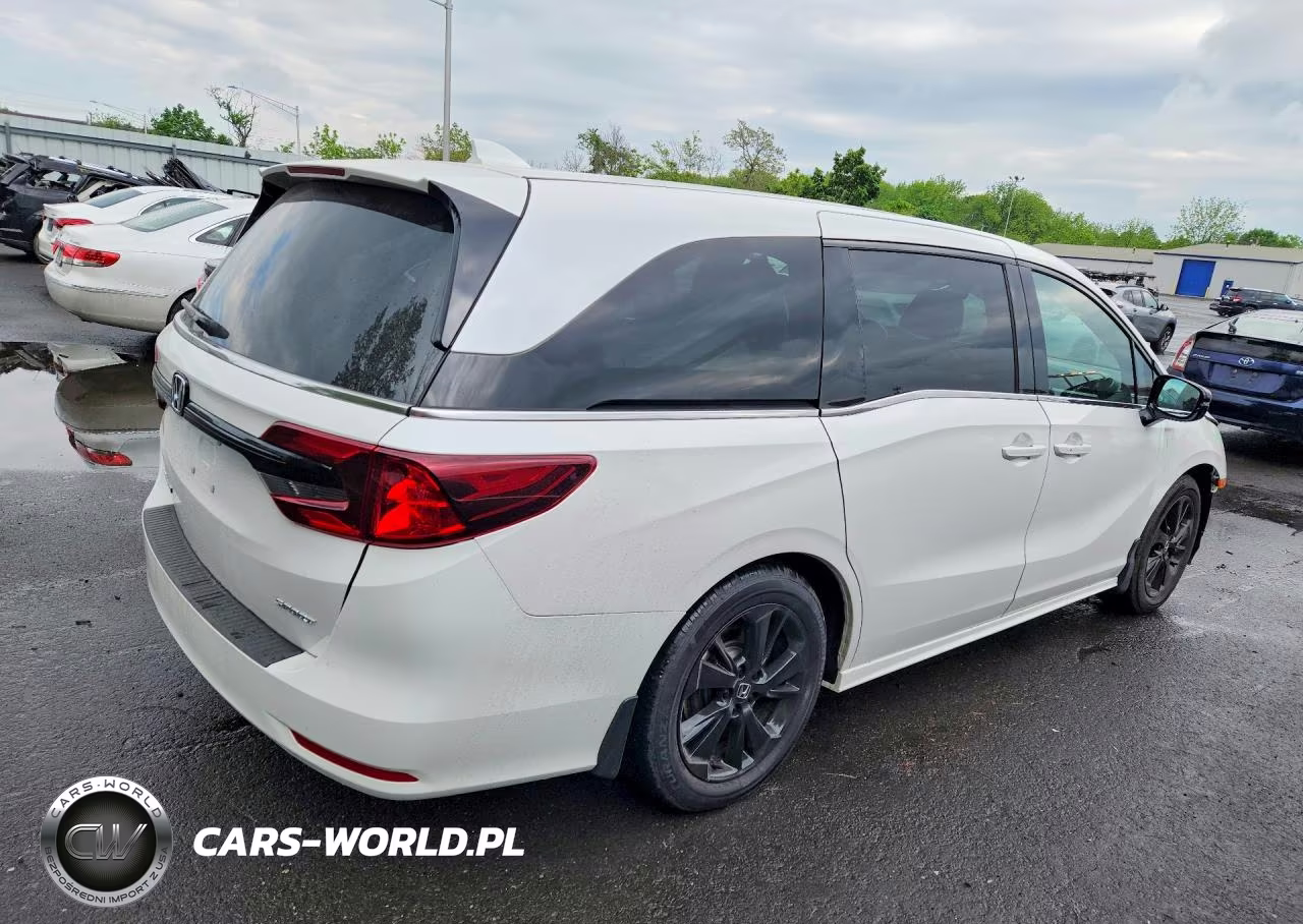 2023 Honda Odyssey Sport-L VIN:5FNRL6H72PB013699 - 3