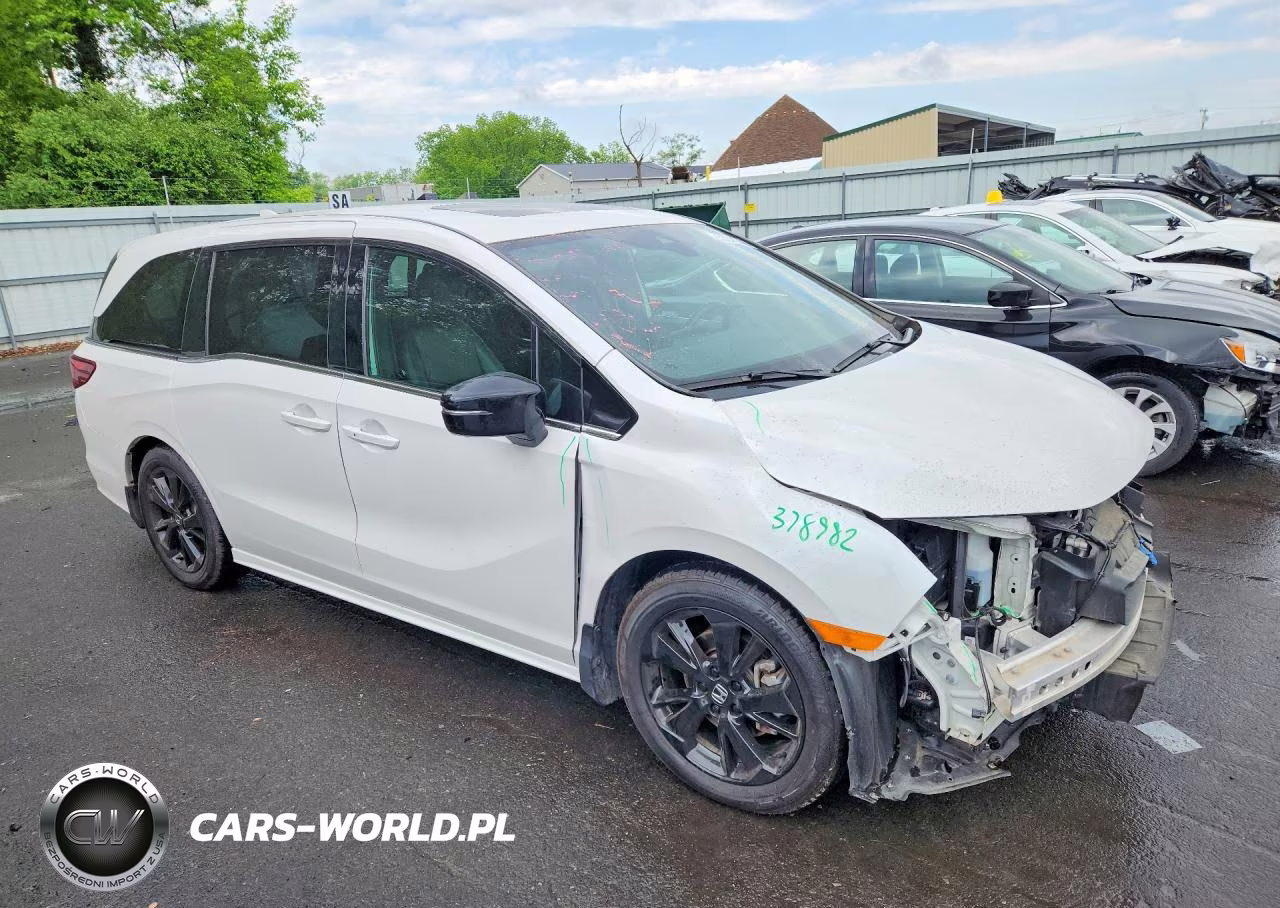 2023 Honda Odyssey Sport-L VIN:5FNRL6H72PB013699 - 4