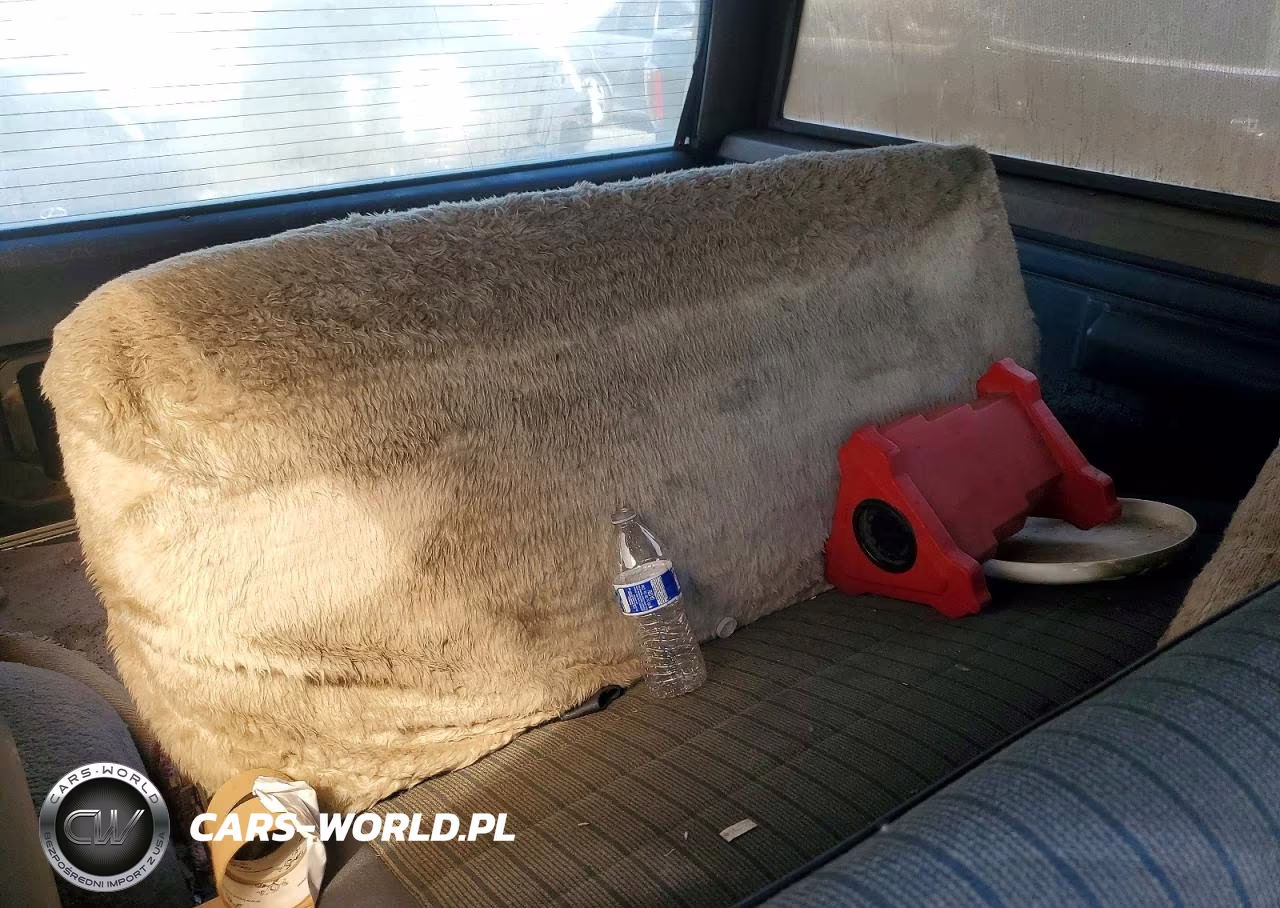 1986 Ford Bronco U100 VIN:1FMEU15N6GLA34677 - 11