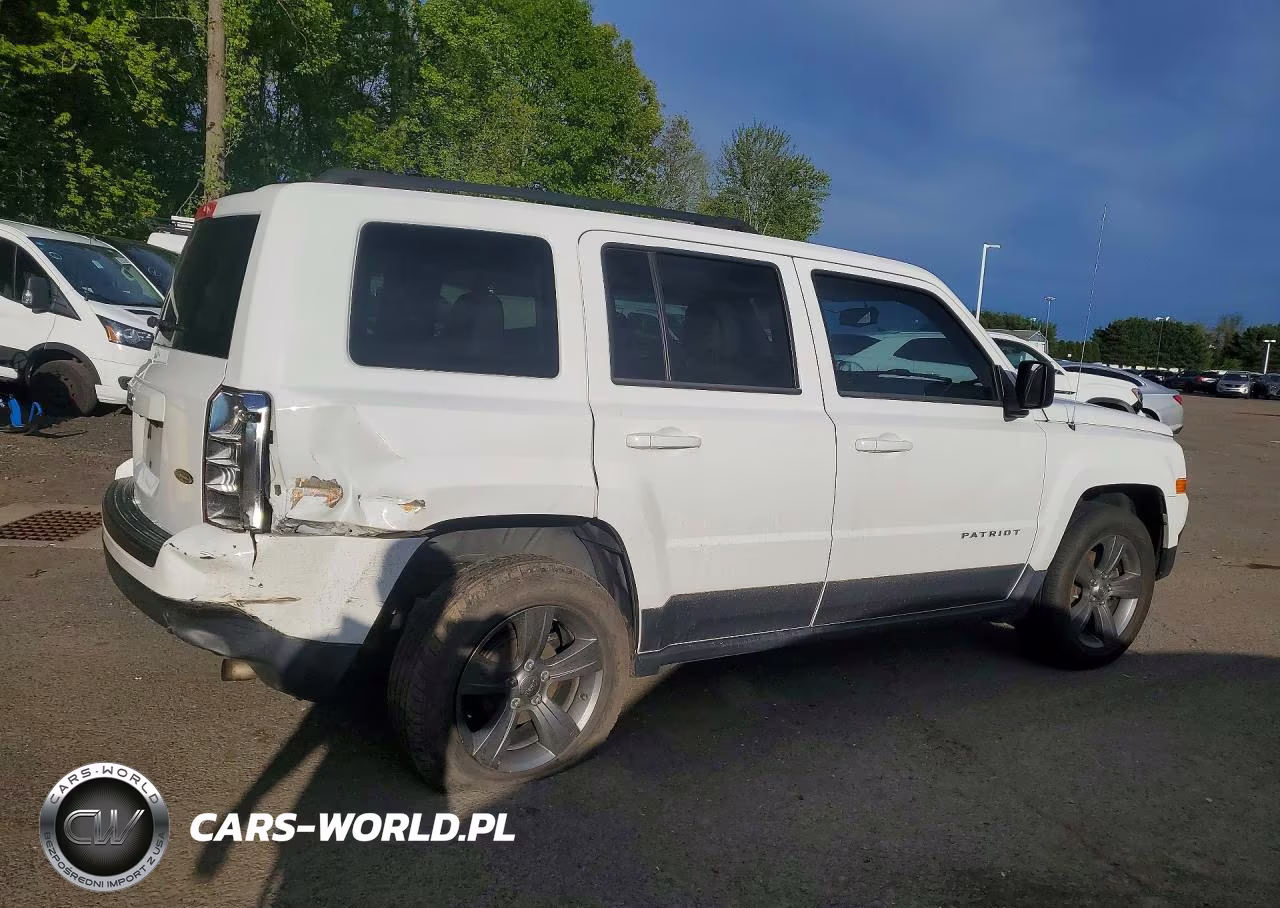 2014 Jeep Patriot Latitude VIN:1C4NJPFA0ED679361 - 3