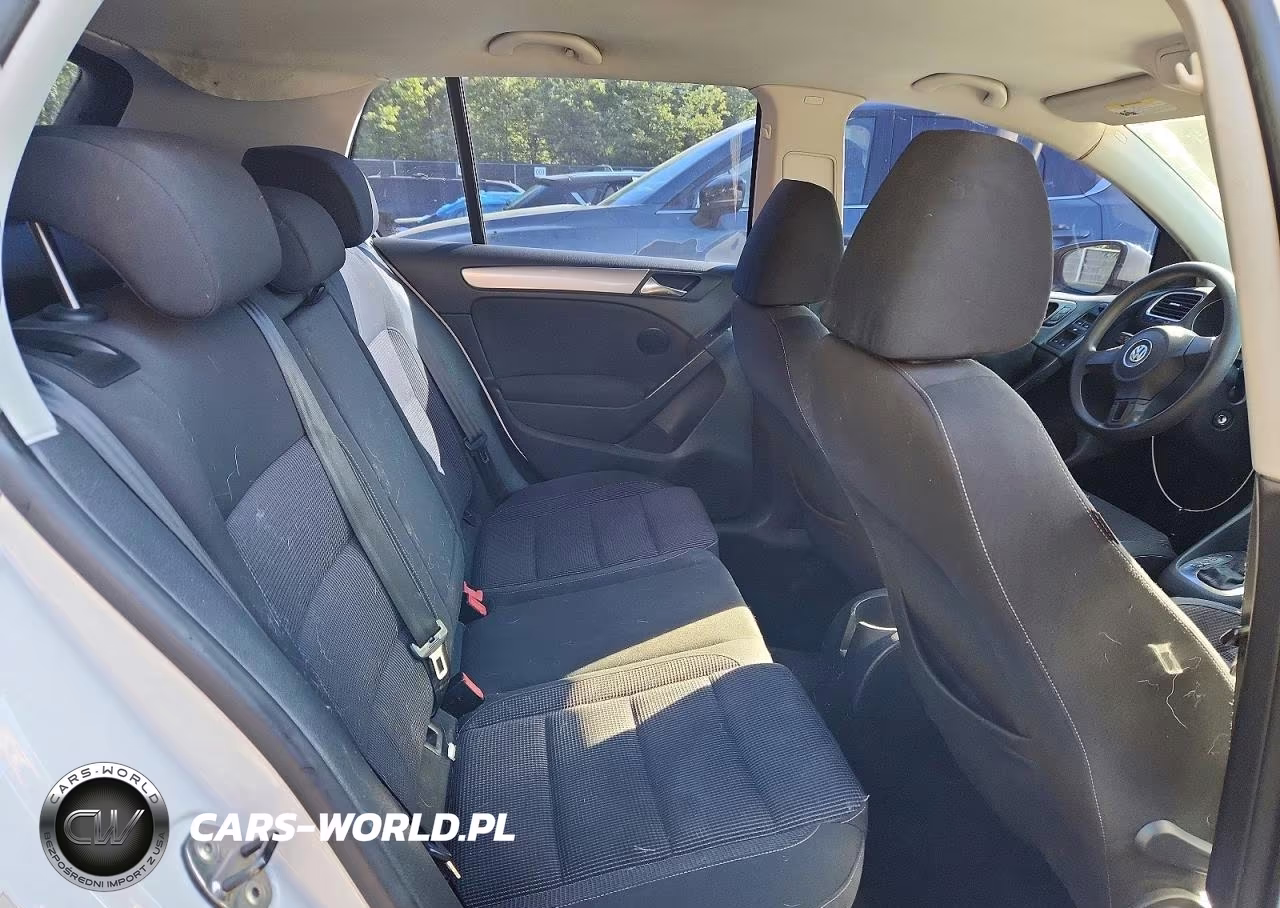 2010 Volkswagen Golf VIN:WVWDB7AJXAW251733 - 10