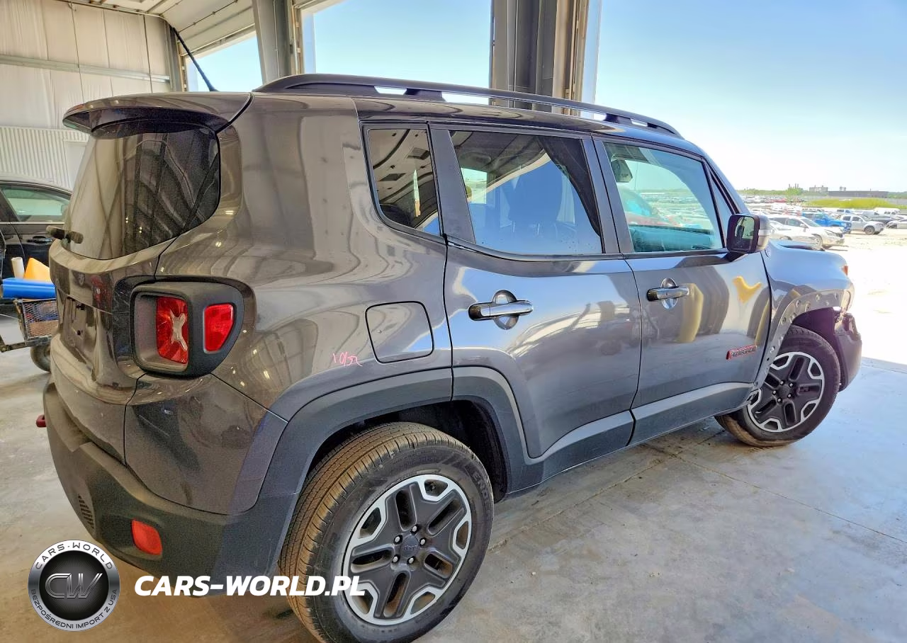 2017 Jeep Renegade Trailhawk VIN:ZACCJBCB2HPG11284 - 3