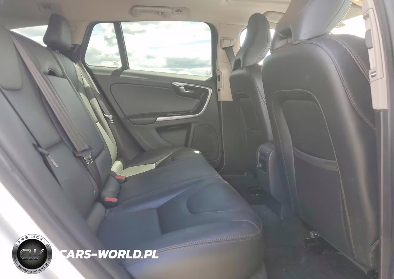 2015 Volvo V60 Cross Country Premier VIN:YV4612HK7F1001994 - 11