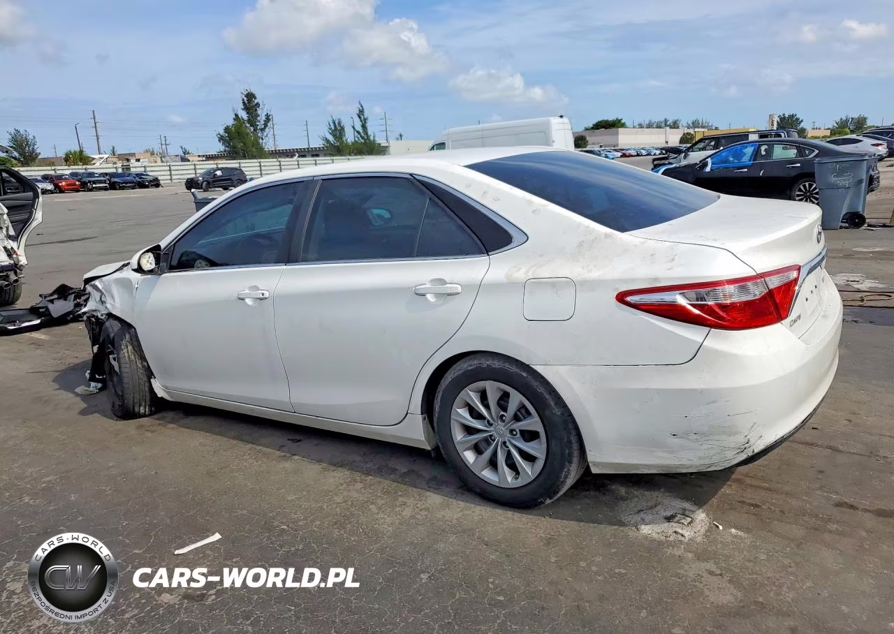 2016 Toyota Camry Le VIN:4T4BF1FK4GR556760 - 2