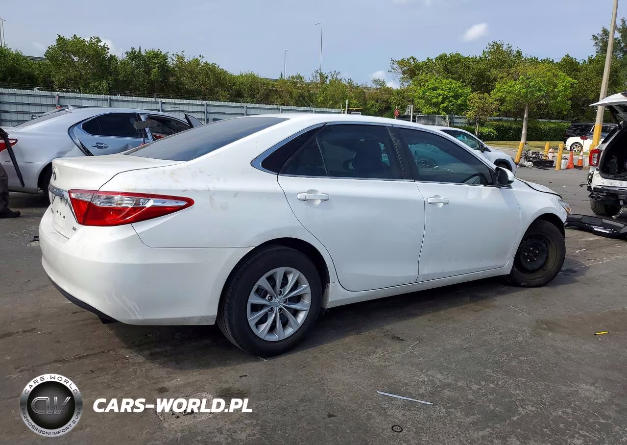 2016 Toyota Camry Le VIN:4T4BF1FK4GR556760 - 3