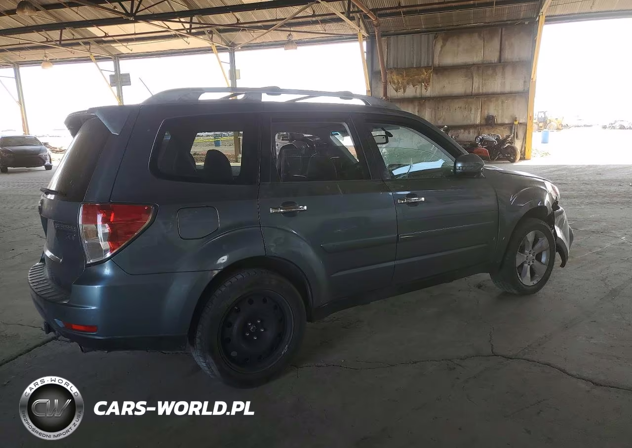 2011 Subaru Forester Touring VIN:JF2SHGGC2BH707116 - 3