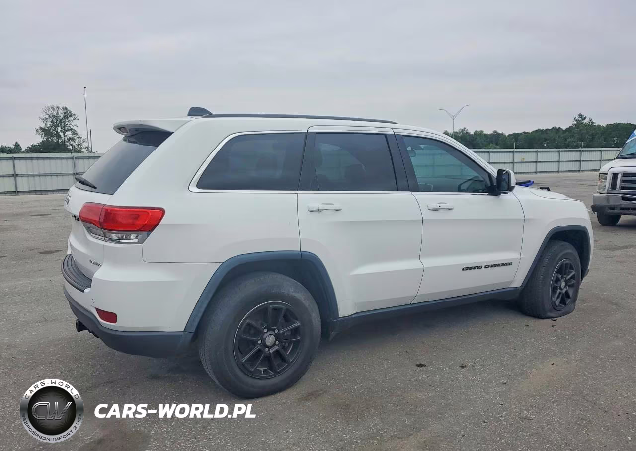 2018 Jeep Grand Cherokee Laredo VIN:1C4RJFAG9JC432007 - 3