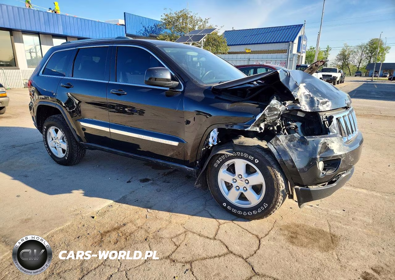 2011 Jeep Grand Cherokee Laredo VIN:1J4RR4GG4BC615007 - 4