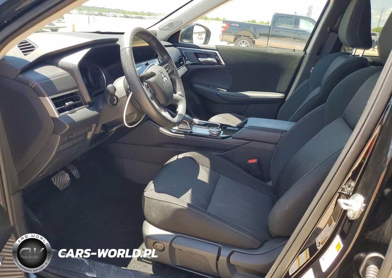 2025 Mitsubishi Outlander VIN:JA4J3UA86SZ055472 - 7