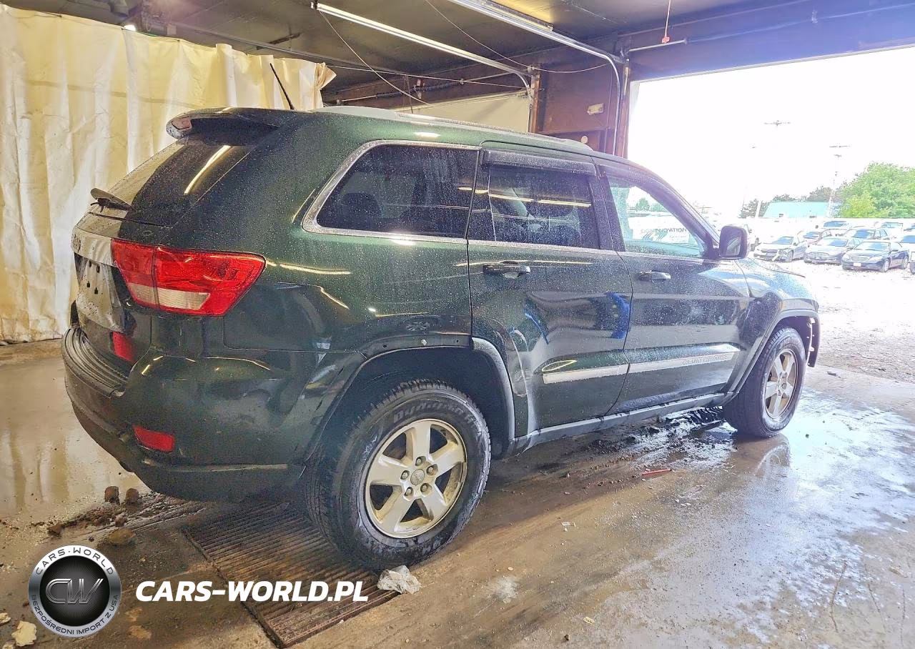 2011 Jeep Grand Cherokee Laredo VIN:1J4RR4GG6BC640779 - 3
