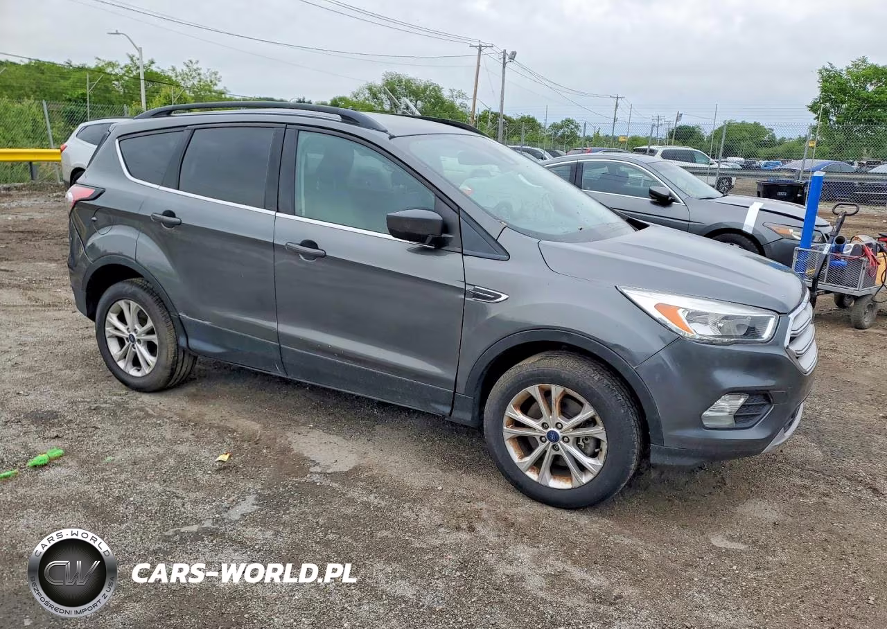 2018 Ford Escape Se VIN:1FMCU9GD8JUA74271 - 4