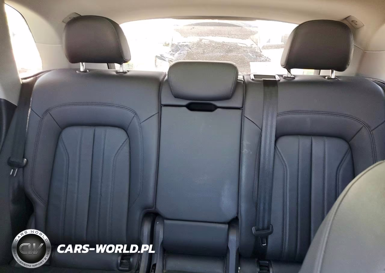 2018 Audi Q5 Premium VIN:WA1ANAFYXJ2001004 - 10