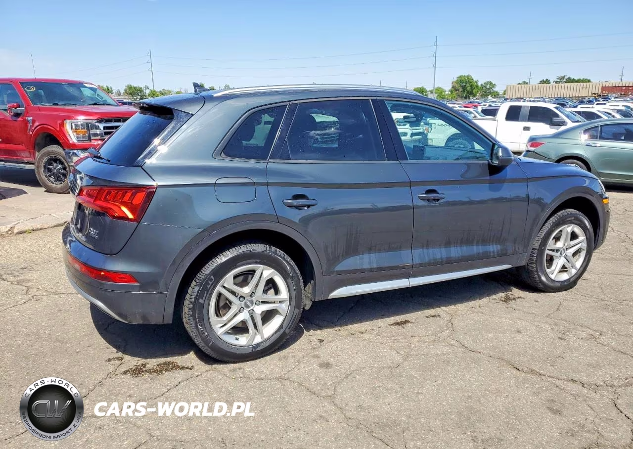2018 Audi Q5 Premium VIN:WA1ANAFYXJ2001004 - 3