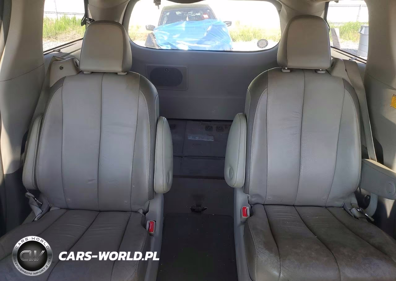 2012 Toyota Sienna Limited 7-Passenger VIN:5TDYK3DC9CS236067 - 10