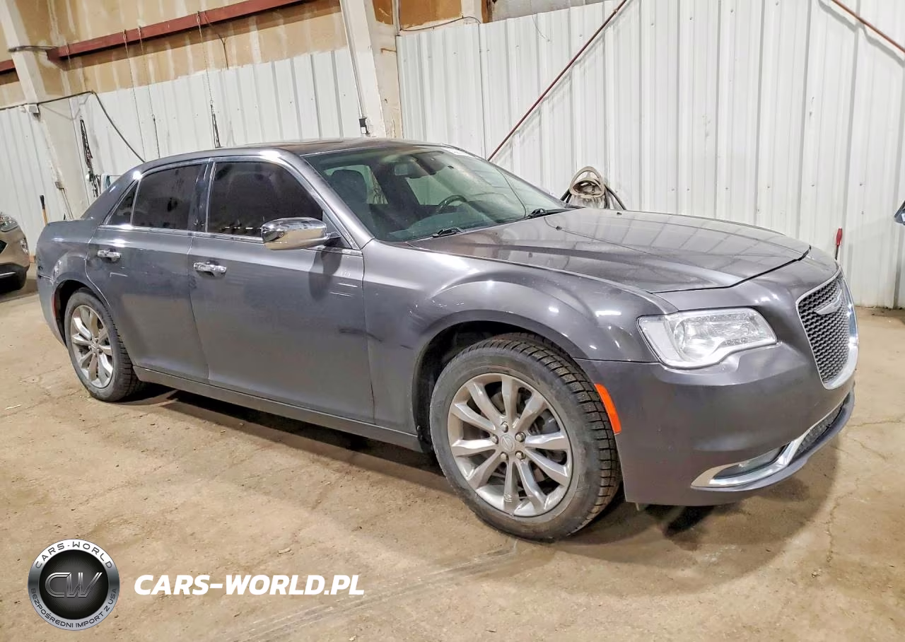 2019 Chrysler 300 Limited VIN:2C3CCAKG7KH634476 - 4