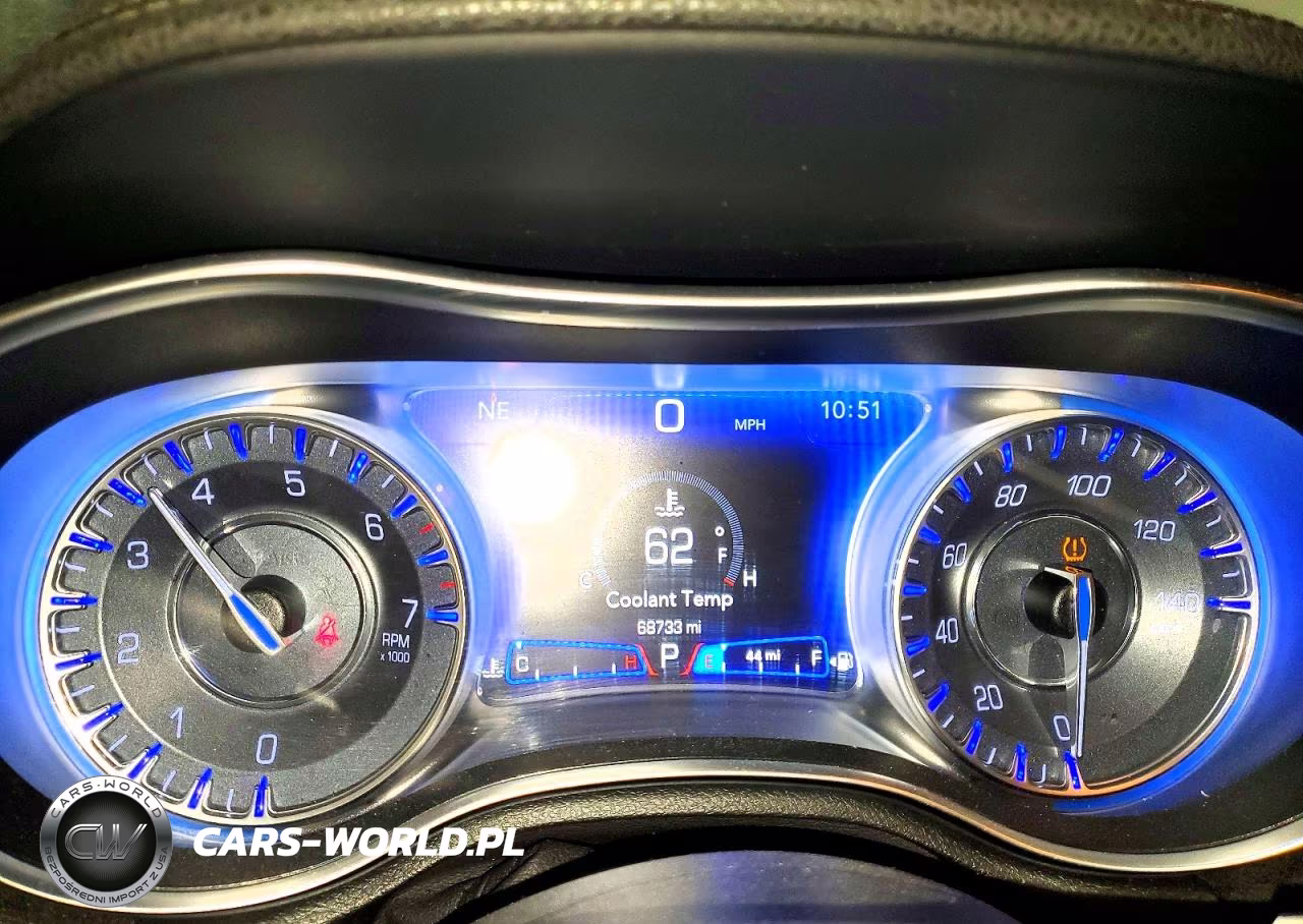 2019 Chrysler 300 Limited VIN:2C3CCAKG7KH634476 - 9