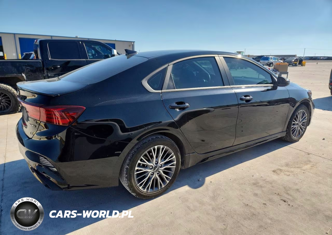 2024 Kia Forte Gt Line VIN:3KPF54AD9RE768519 - 3