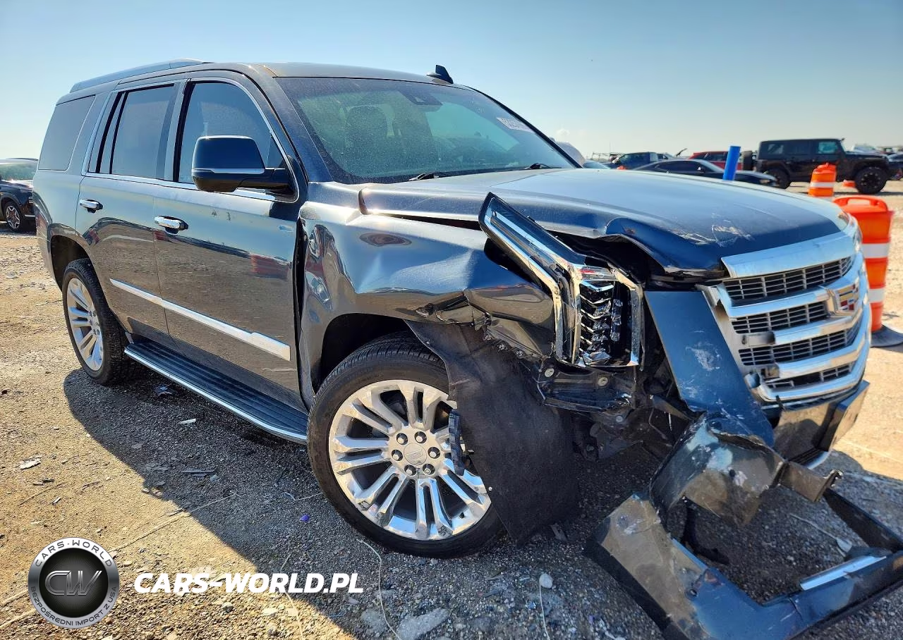 2019 Cadillac Escalade Luxury VIN:1GYS3BKJ7KR191555 - 4