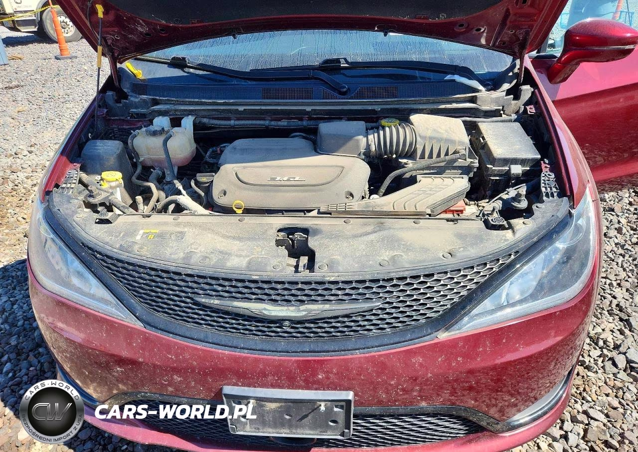 2018 Chrysler Pacifica VIN:2C4RC1GG4JR260349 - 12