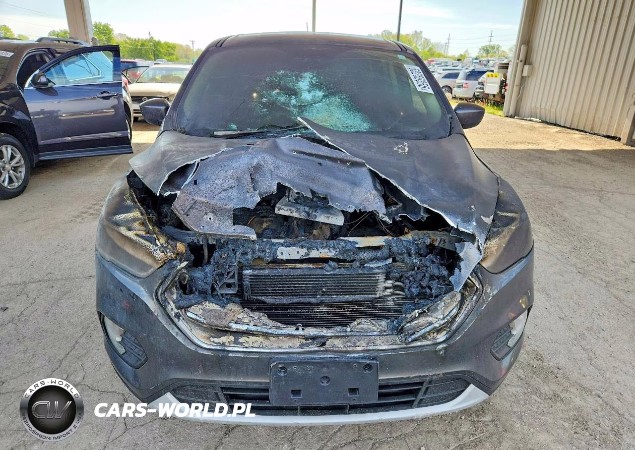 2017 Ford Escape Se VIN:1FMCU9G95HUC35732 - 5