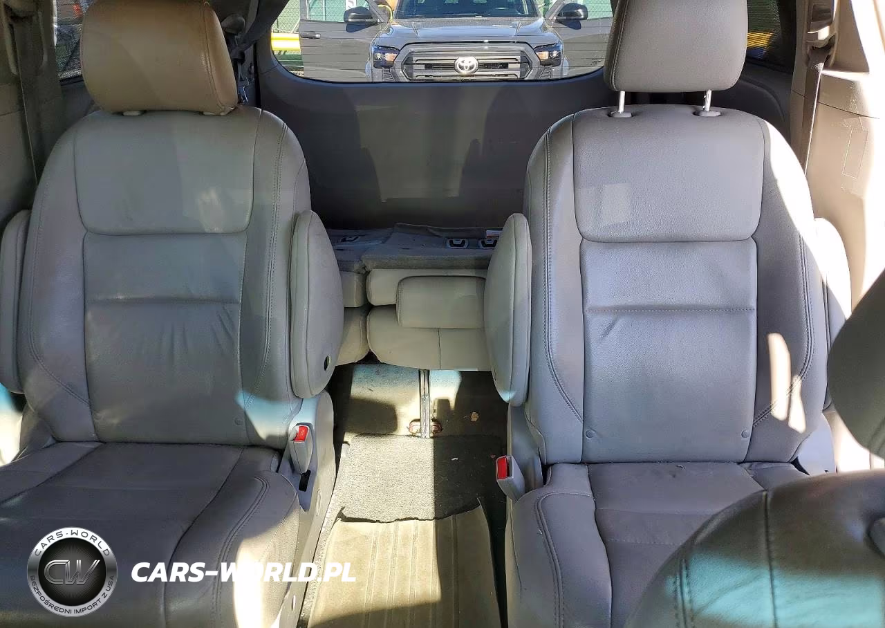 2015 Toyota Sienna Xle 7-Passenger VIN:5TDDK3DC3FS095693 - 10