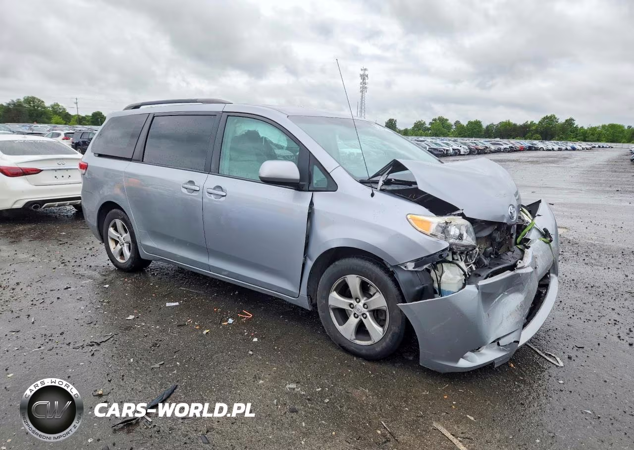 2013 Toyota Sienna Le VIN:5TDKK3DCXDS390973 - 4