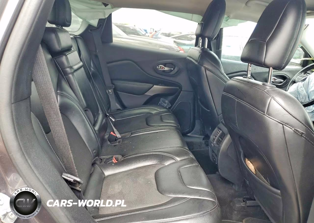 2019 Jeep Cherokee Latitude Plus VIN:1C4PJLLB5KD317827 - 10