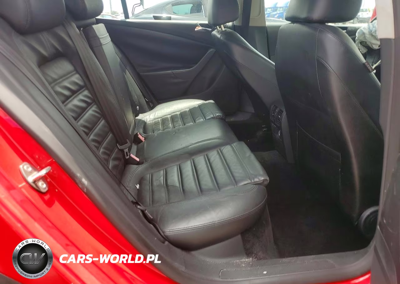 2007 Volkswagen Passat 2.0T Sport VIN:WVWHK73C37E210598 - 10