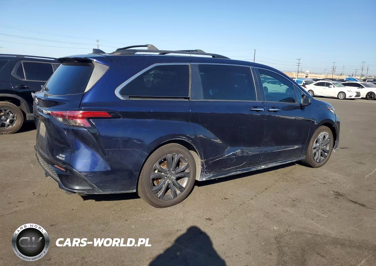 2022 Toyota Sienna Xse VIN:5TDXRKEC0NS090659 - 3