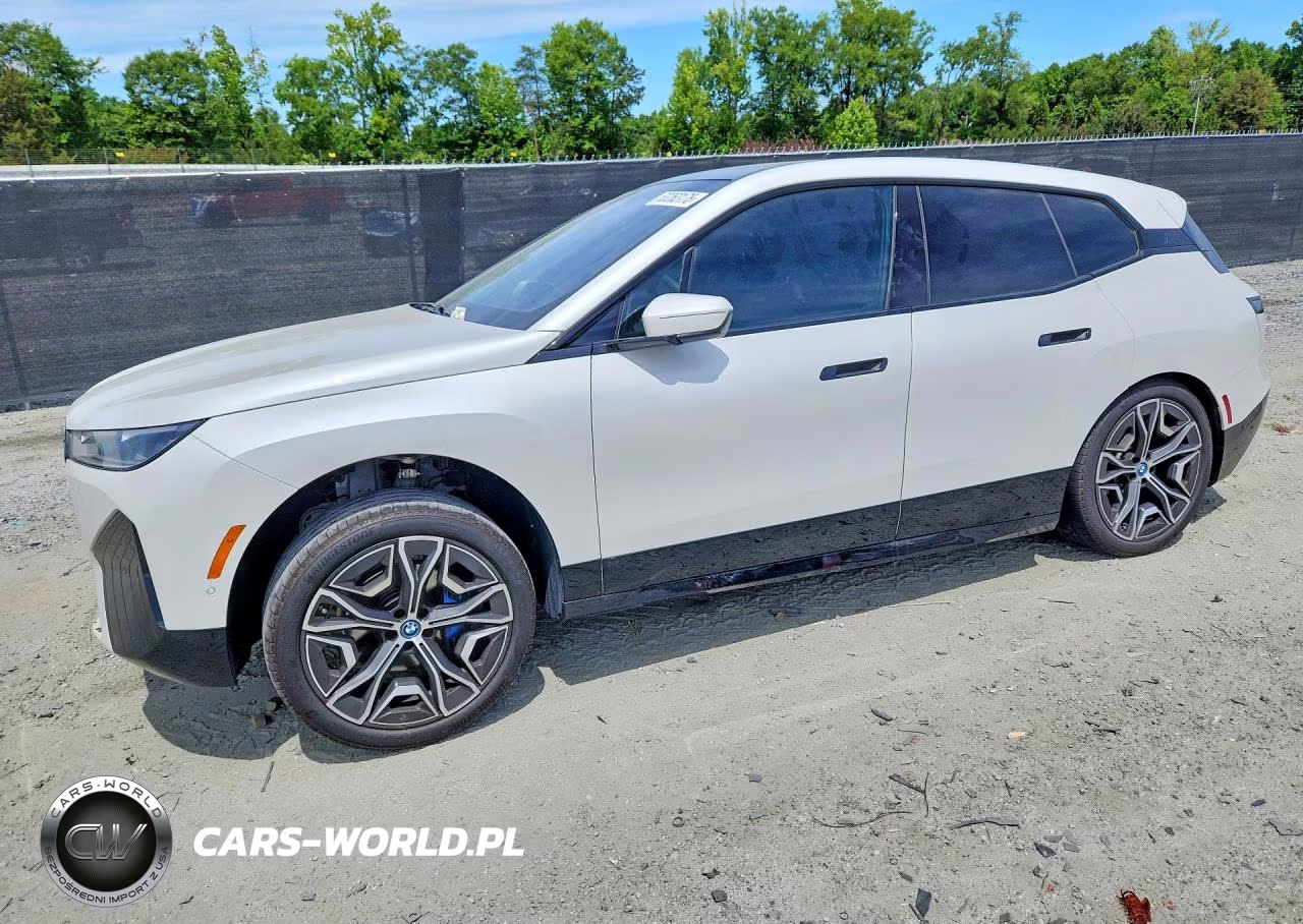 2025 BMW Ix xDrive50