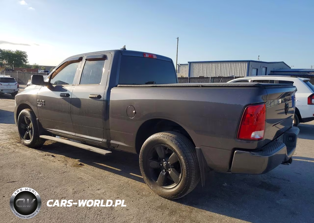 2019 Ram 1500 Classic Tradesman VIN:1C6RR6FG6KS555425 - 2