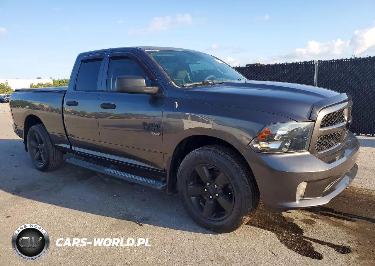 2019 Ram 1500 Classic Tradesman VIN:1C6RR6FG6KS555425 - 4
