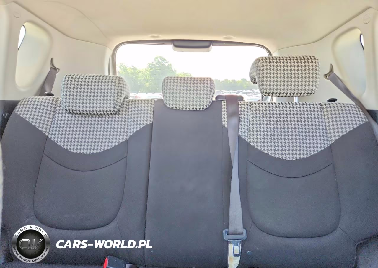 2010 Kia Soul + VIN:KNDJT2A2XA7177252 - 10