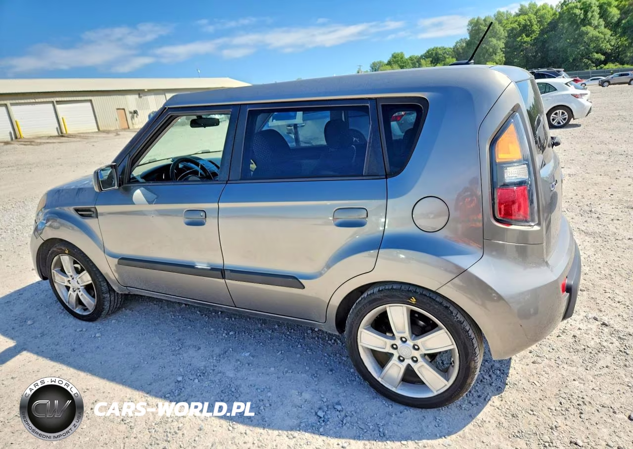 2010 Kia Soul + VIN:KNDJT2A2XA7177252 - 2