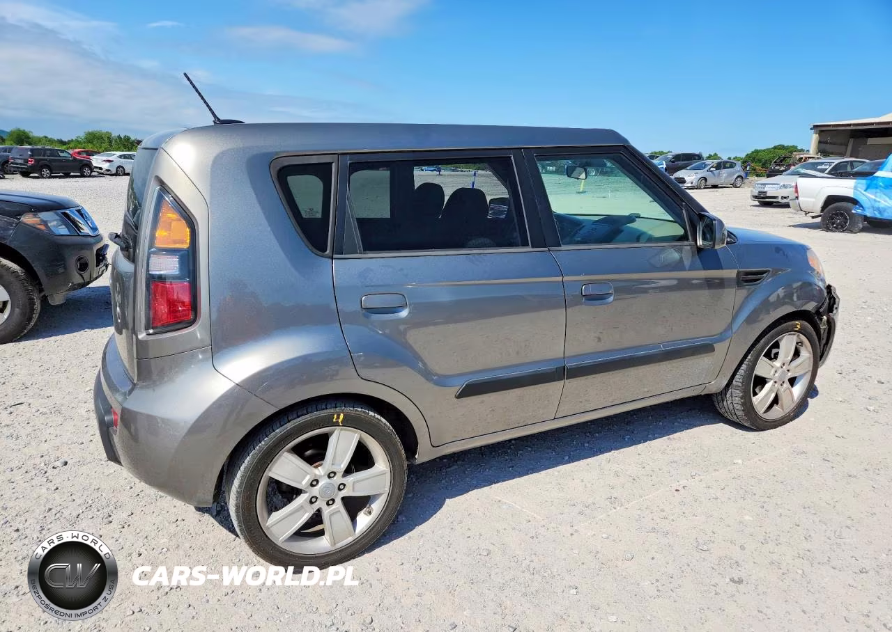 2010 Kia Soul + VIN:KNDJT2A2XA7177252 - 3