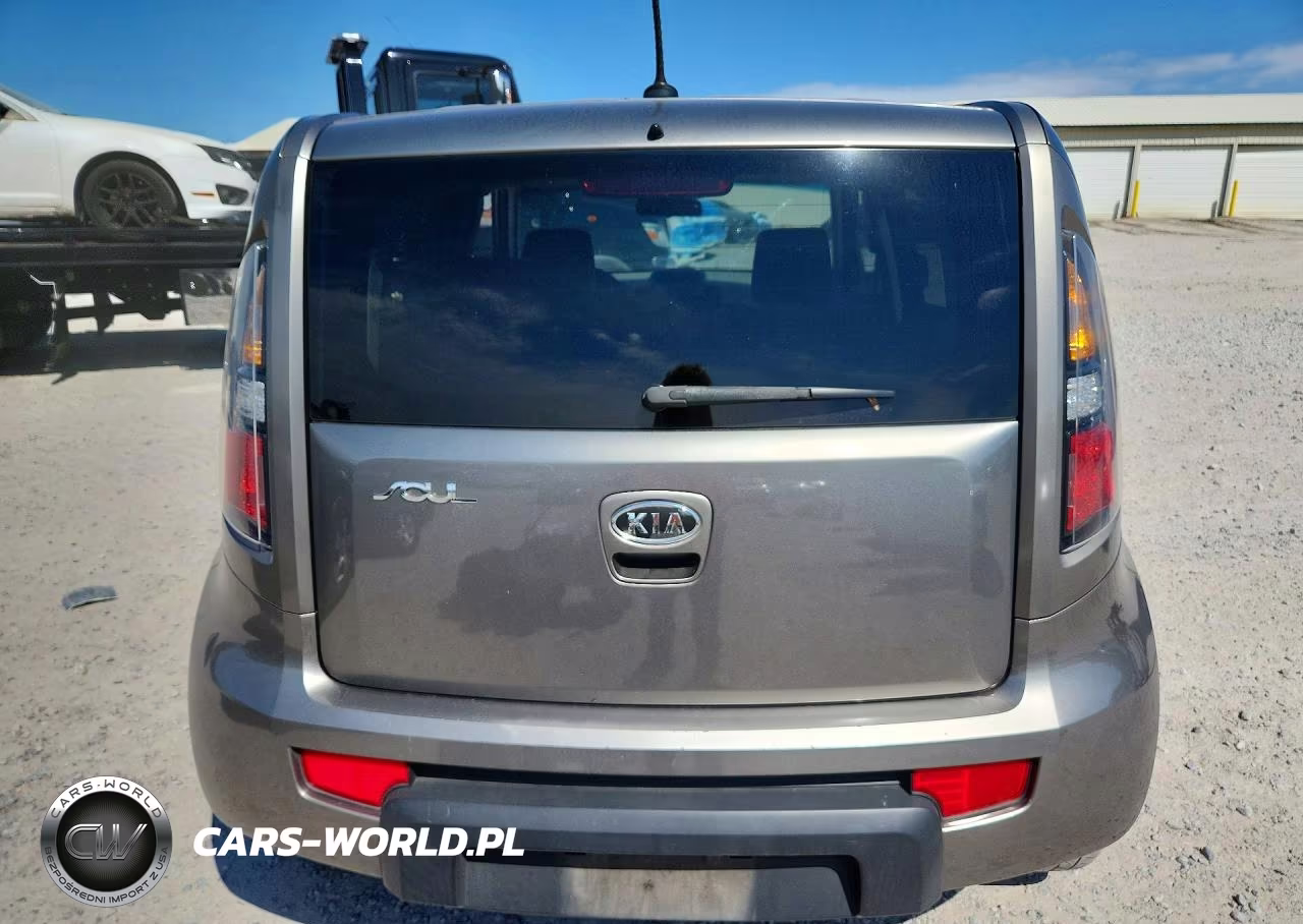 2010 Kia Soul + VIN:KNDJT2A2XA7177252 - 6